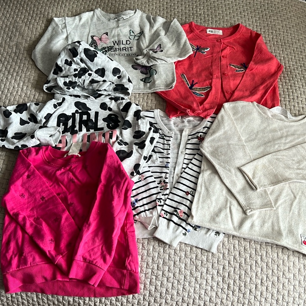 Girl’s H&M sweaters. Size 2-4Y. Set of 6